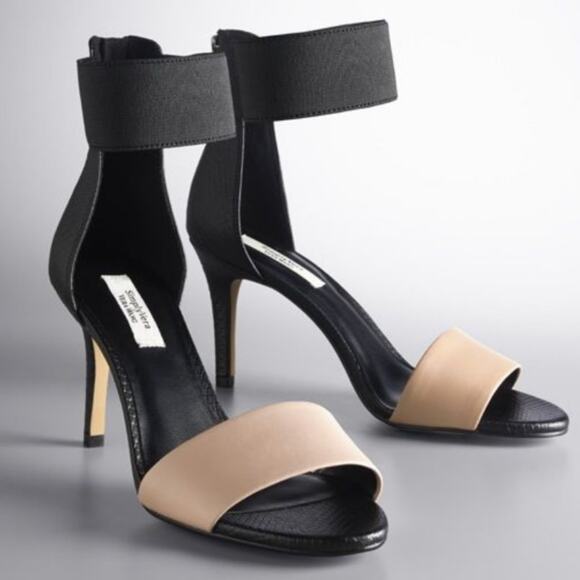 Simply Vera Vera Wang Sandals Black Tan Womens Sz 7 Ankle Strap Heels Dress Shoe - Picture 3 of 12